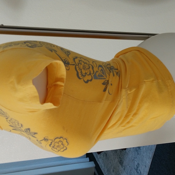 Roxy t shirt - Picture 3 of 5